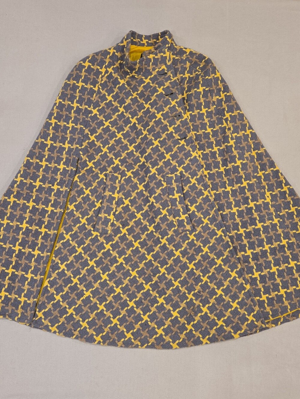 Vintage Harvé Benard Wool Plaid Cape Benard Holtzman Overcoat Small Gray Yellow